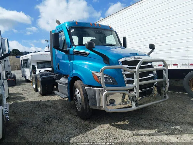 2022 Freightliner New Cascadia 126 VIN 3AKJHLDR3NSLH0929 фото 1