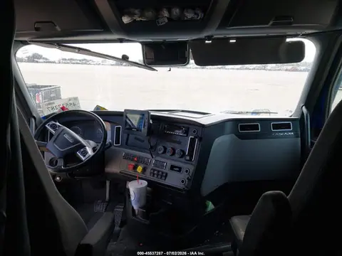2023 Freightliner New Cascadia 126 VIN 3AKJHHDR8PSUF7564 фото 12