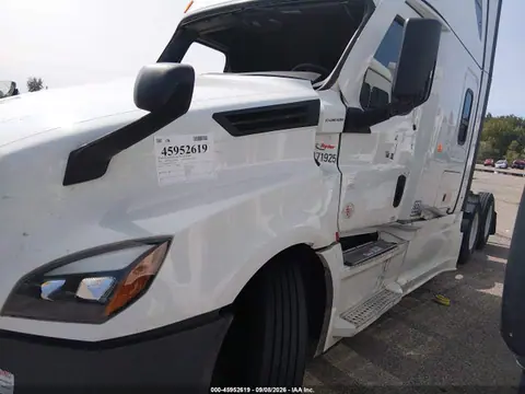 3AKJHHDR4PSUF2300 — 2023 Freightliner New Cascadia 126, Опрокидывание (Rollover), фото до ремонта