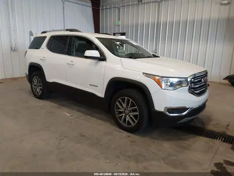 1GKKNSLA1HZ200813 — 2017 GMC Acadia SLE-2, Передняя часть слева (Left Front), фото до ремонта