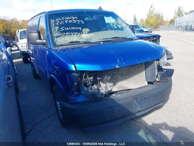1GTW7AFP0K1291497 — 2019 GMC Savana 2500 Work Van, Передняя часть (Front), фото до ремонта