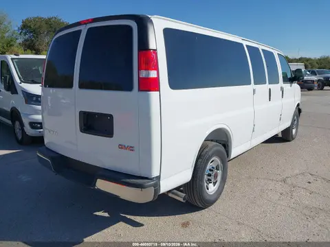2026 GMC Savana Passenger 3500 Extended Wheelbase VIN 1GJZ7PF79T1309571 фото 4