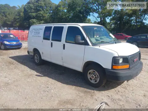 1GTW7FBAXE1137933 — 2014 GMC Savana, Передний левый, фото до ремонта