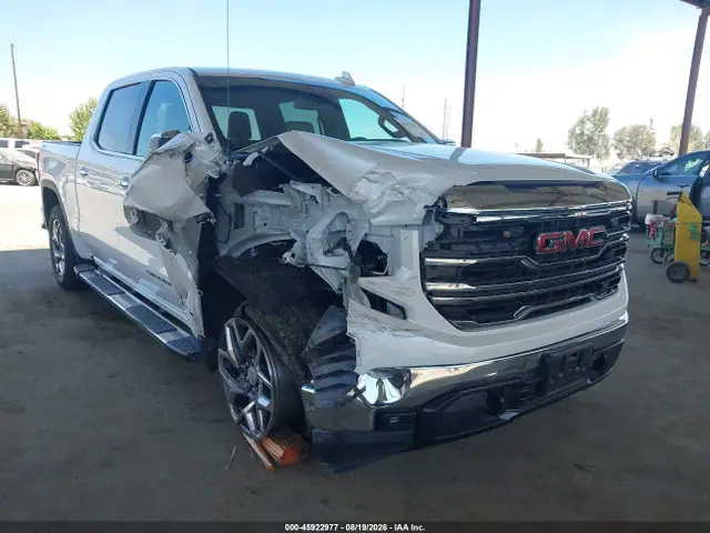 3GTUUDEL5RG152946 — 2024 GMC Sierra 1500 4WD Short Box SLT, Передняя часть справа (Right Front), фото до ремонта