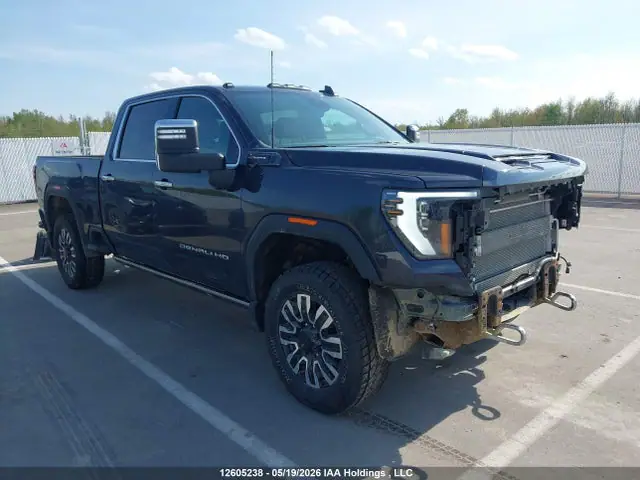 1GT49XEYXRF235997 — 2024 GMC Sierra 2500HD Denali Ultimate, Передняя часть (Front), фото до ремонта