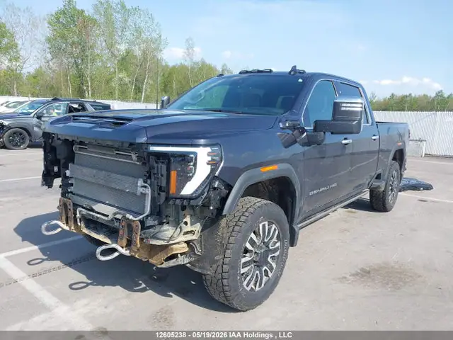 1GT49XEYXRF235997 — 2024 GMC Sierra 2500HD Denali Ultimate, фото 2 с аукциона IAAI 13.10.2026, Передняя часть