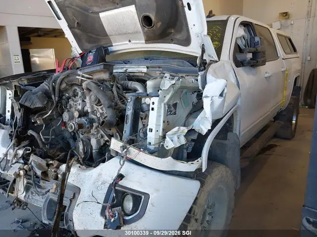 1GT12TEY8JF185038 — 2018 GMC Sierra K2500 SLT, фото 2 с аукциона IAAI 14.10.2026, Передняя часть