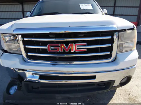 3GTP2WE75DG367043 — 2013 GMC Sierra, Передняя часть, фото до ремонта