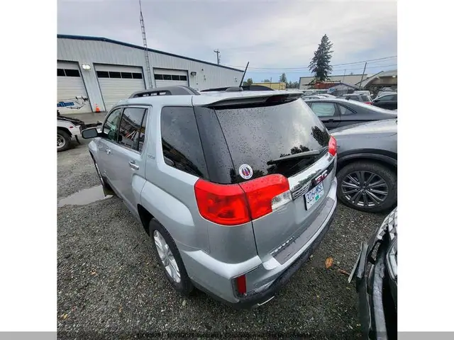 2GKALNEK0H6317898 — 2017 GMC Terrain SLE, фото 3 с аукциона IAAI 14.10.2026, Передняя часть