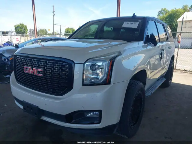 1GKS1CKJ3FR649085 — 2015 GMC Yukon Denali, фото 2 с аукциона IAAI 29.09.2026, Левый и правый бока