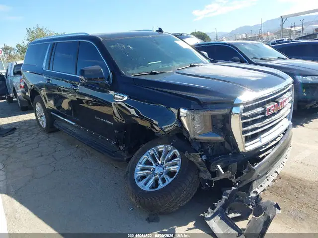 1GKS2GKT7NR298461 GMC Yukon Xl 4WD SLT 2022 — повреждение Передняя часть справа, фото до ремонта