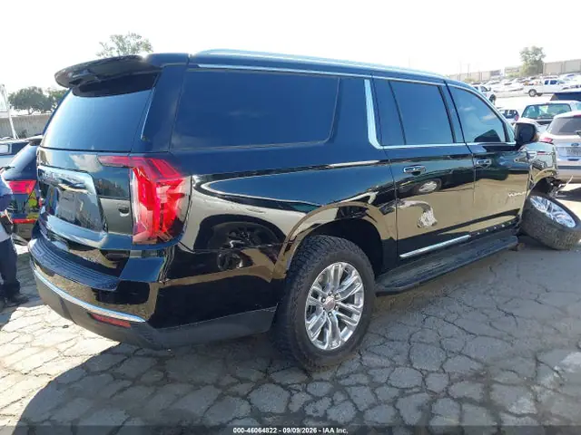 1GKS2GKT7NR298461 — 2022 GMC Yukon Xl 4WD SLT, фото 4 с аукциона IAAI 14.10.2026, Передняя часть справа
