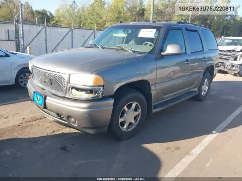 2005 GMC Yukon Denali VIN 1GKEK63U75J220811 фото 3