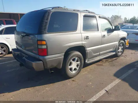 2005 GMC Yukon Denali VIN 1GKEK63U75J220811 фото 5
