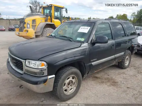 2005 GMC Yukon Slt VIN 1GKEK13T15J225769 фото 2