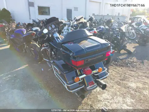 2008 Harley-Davidson Flhtcui VIN 1HD1FC4198Y667166 фото 3
