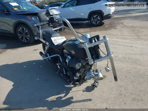 1HD1GY419BC331113 — 2011 Harley-Davidson Fat Bob, Передняя часть, фото до ремонта