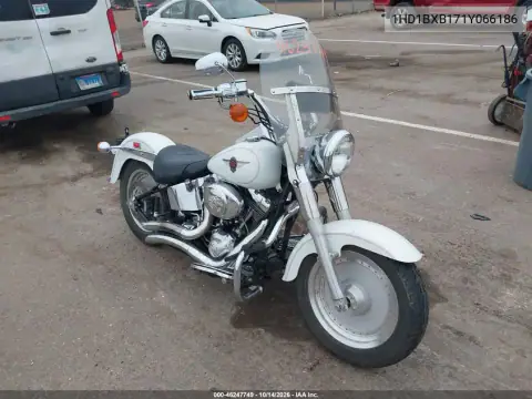 1HD1BXB171Y066186 — 2001 Harley-Davidson Fat Boy, Правый бок, фото до ремонта