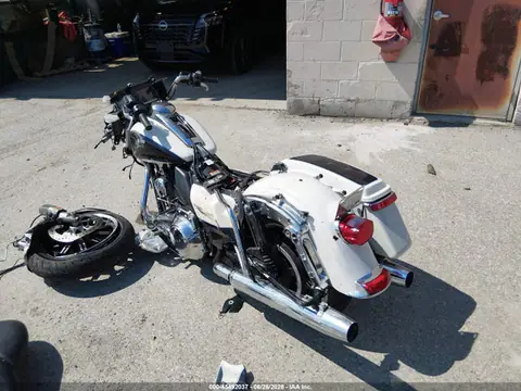 2014 Harley-Davidson Flhtcu Ultra Classic Electra Gld VIN 1HD1FCM14EB677151 фото 3