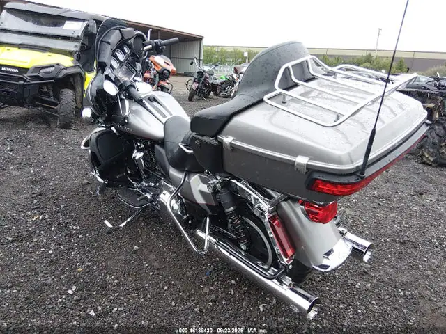 1HD1KED12HB655029 — 2017 Harley-Davidson Flhtk Ultra Limited, фото 3 с аукциона IAAI 30.09.2026, Левый и правый бока