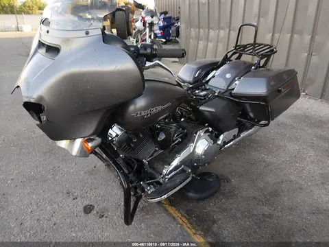 2015 Harley-Davidson Flhx Street Glide VIN 1HD1KBM16FB616892 фото 2