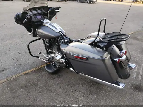 2015 Harley-Davidson Flhx Street Glide VIN 1HD1KBM16FB616892 фото 3
