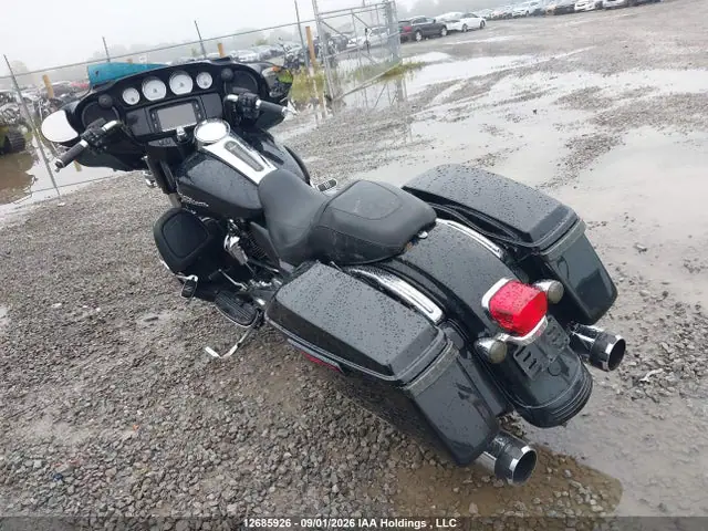 5HD1KBCA4JB637842 — 2018 Harley-Davidson Flhx Street Glide, фото 3 с аукциона IAAI 14.10.2026, Передняя часть