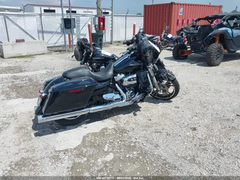 2019 Harley-Davidson FLHX VIN 1HD1KBC14KB678366 фото 4