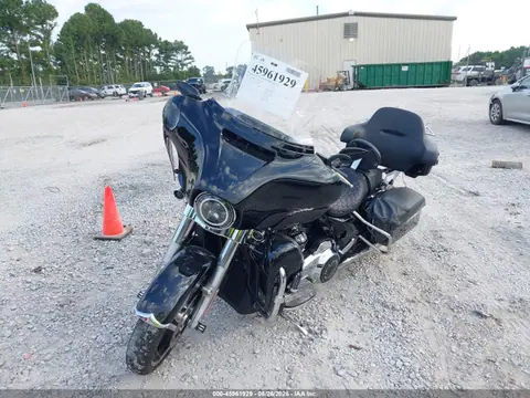 2019 Harley-Davidson FLHX VIN 1HD1KBC13KB666838 фото 2