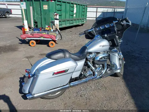 2020 Harley-Davidson FLHX VIN 1HD1KBC16LB641658 фото 4