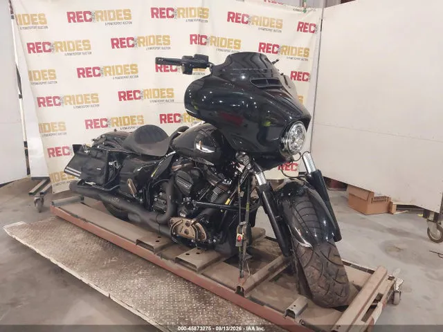 2022 Harley-Davidson FLHX VIN 1HD1KBC10NB614183 фото 1