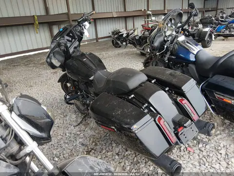2025 Harley-Davidson FLHX VIN 1HD1KB71XSB622667 фото 3