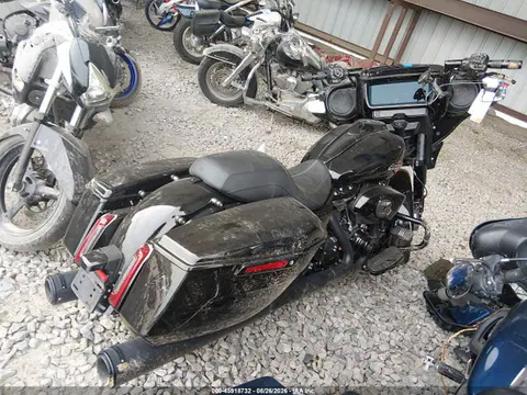 2025 Harley-Davidson FLHX VIN 1HD1KB71XSB622667 фото 4