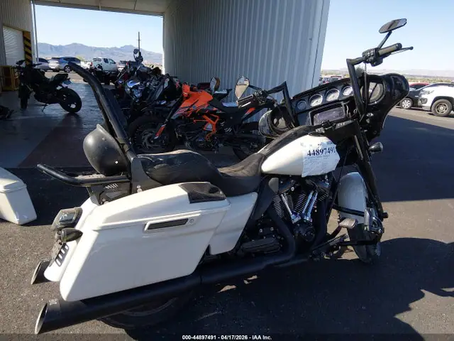 1HD1ABL12PB675461 — 2023 Harley-Davidson Flhxst, фото 4 с аукциона IAAI 29.09.2026, Передняя и задняя части
