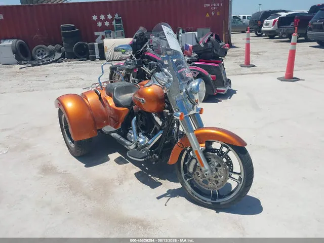 2015 Harley-Davidson Flrt Free Wheeler VIN 1HD1MCM13FB859561 фото 1