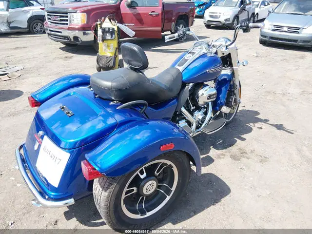 1HD1MCM16FB857125 — 2015 Harley-Davidson Flrt Free Wheeler, фото 4 с аукциона IAAI 30.09.2026, Правый бок