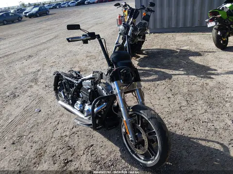 1HD1KHM18FB668236 — 2015 Harley-Davidson Fltrx Road Glide, Угон (Theft), фото до ремонта