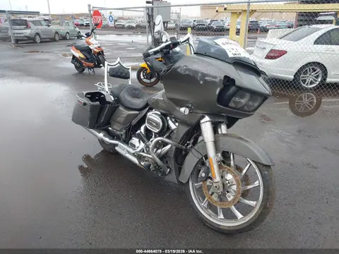 1HD1KHC1XKB617722 — 2019 Harley-Davidson Fltrx, Правый бок (Right Side), фото до ремонта