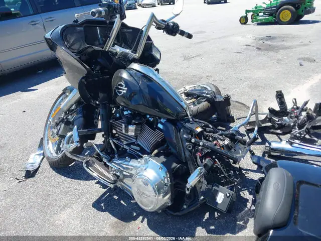 1HD1KH716RB653198 — 2024 Harley-Davidson Fltrx, фото 3 с аукциона IAAI 29.09.2026, Передняя и задняя части