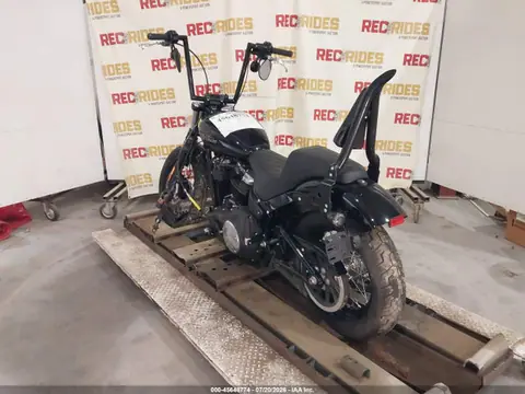2018 Harley-Davidson Fxbb Street Bob VIN 1HD1YJJ13JC055292 фото 3