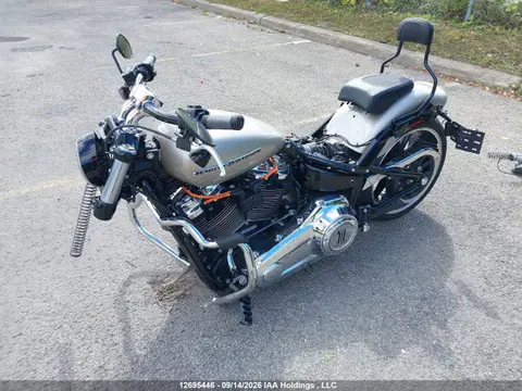 2018 Harley-Davidson Fxbr Breakout VIN 1HD1YEJ13JC031260 фото 2