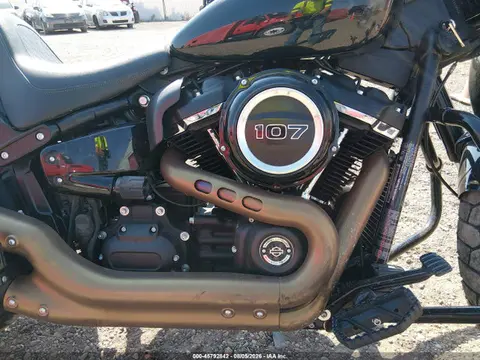 2018 Harley-Davidson Fxfb Fat Bob VIN 1HD1YKJ18JC031043 фото 8