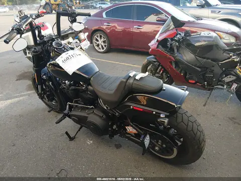 2018 Harley-Davidson Fxfb Fat Bob VIN 1HD1YKJ13JC052205 фото 3