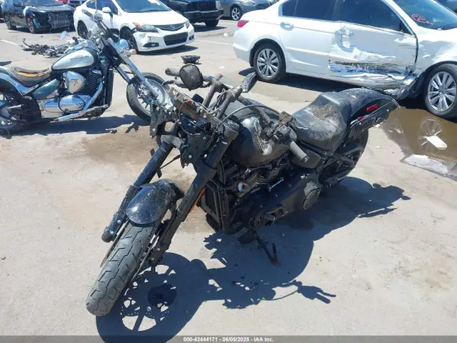1HD1YXZ15PB061388 — 2023 Harley-Davidson Fxlrst, фото 2 с аукциона IAAI 13.10.2026, Повреждения со всех сторон