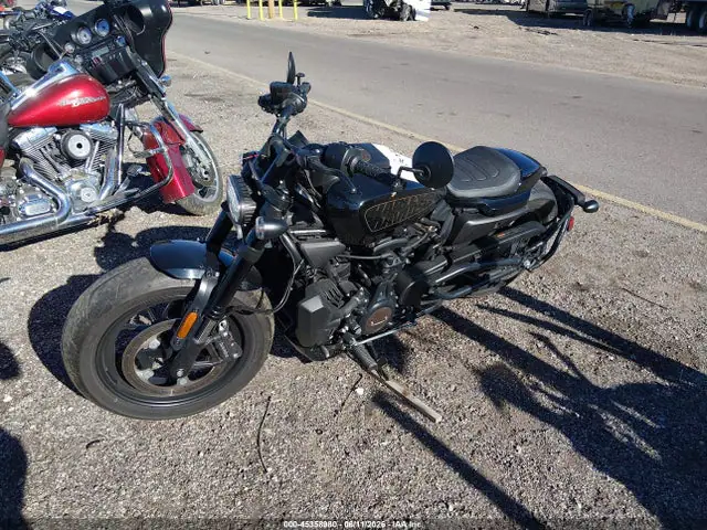 1HD1ZC414PB302578 — 2023 Harley-Davidson RH1250 S, фото 2 с аукциона IAAI 30.09.2026, Правый бок