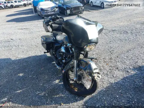 1HD1KB4177Y647602 — 2007 Harley-Davidson Street Glide, Повреждения со всех сторон, фото до ремонта