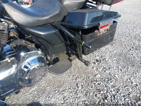 2007 Harley-Davidson Flhx VIN 1HD1KB4177Y647602 фото 18