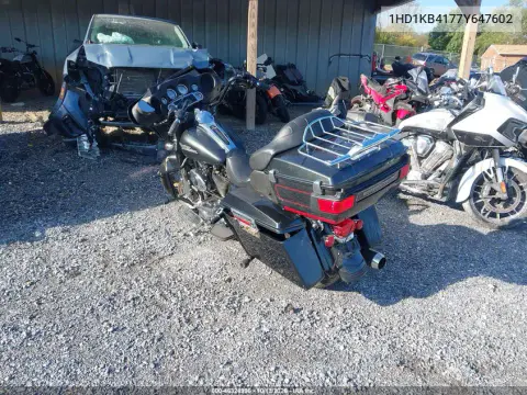 2007 Harley-Davidson Flhx VIN 1HD1KB4177Y647602 фото 3