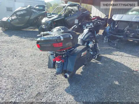 2007 Harley-Davidson Flhx VIN 1HD1KB4177Y647602 фото 4