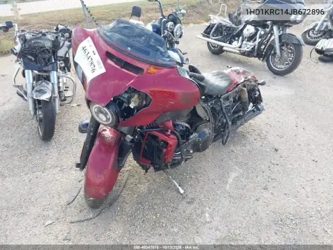 1HD1KRC14JB672896 — 2018 Harley-Davidson Street Glide, фото 2 с аукциона IAAI, Повреждения со всех сторон